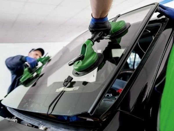 Mobile Windshield Replacement Service in Gilbert, AZ